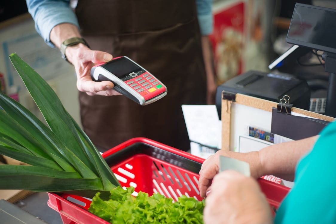 Paying for groceries with an RCS store card, understanding interest rates